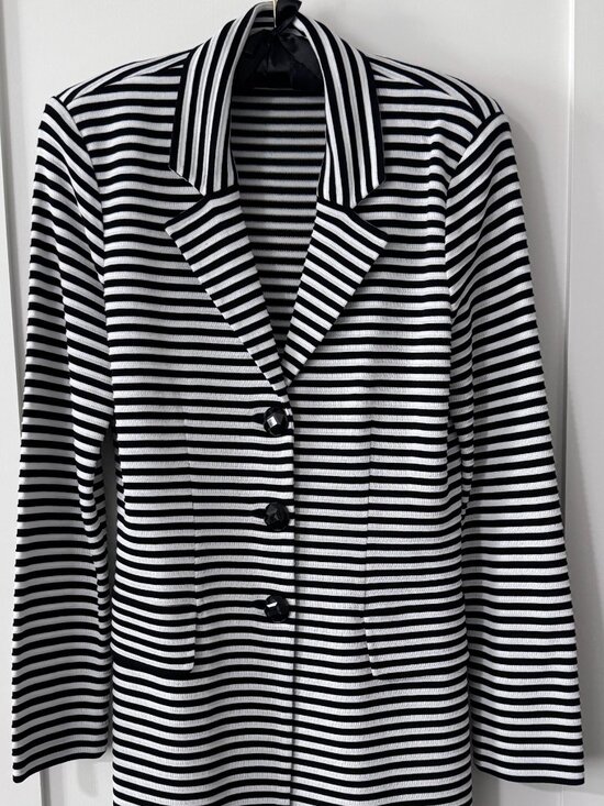 Misook Jackets & Blazers - Misook Vintage Striped Black & White Knit Long Blazer, New without Tags, Size:XS
